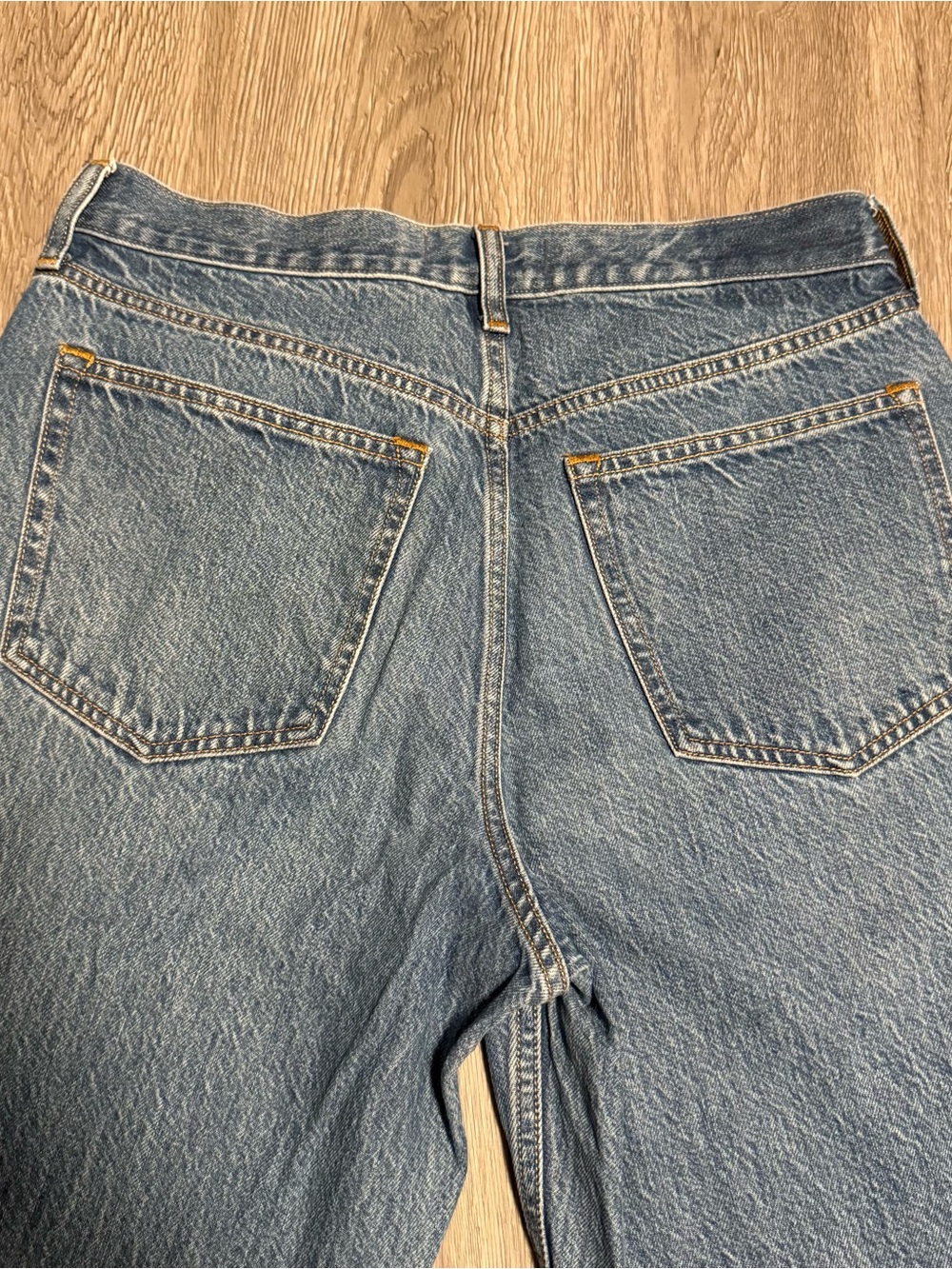 Abercrombie & Fitch High Rise Loose Jean - Picture 7 of 8